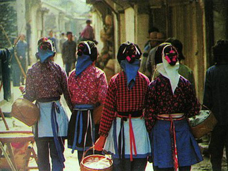 Women's Clothing in The Water Towns of Jiangnan_1