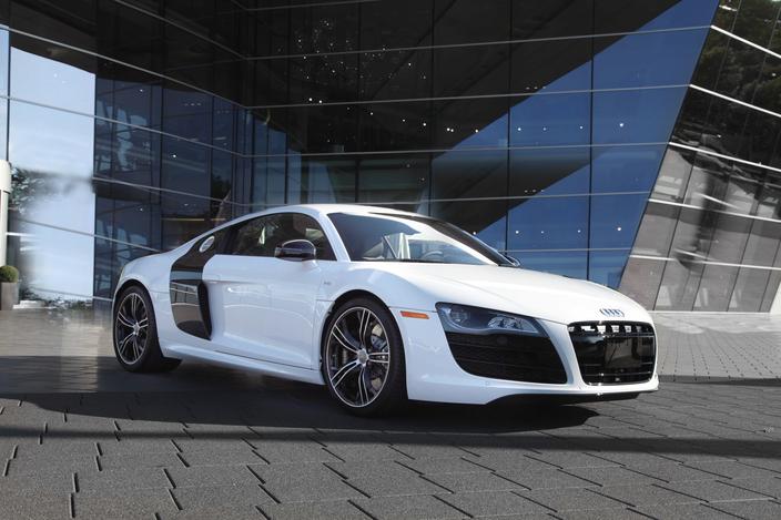Audi Unveils 2012 Special Edition R8 Models for Us