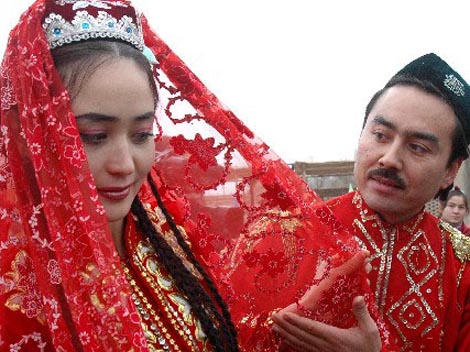 Put on a Little Uygur Flower Hat_4