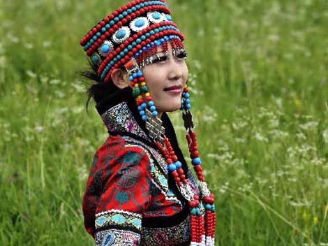 The Drooping Charm of Mongolian Women - Lianchui