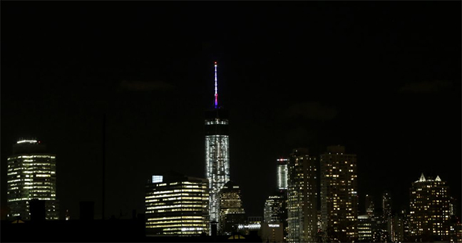 Rebuilding The One World Trade Center with LED Lights_1