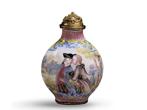 Snuff Bottles: Royal Treasures of The Qing Dynasty
