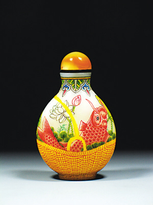 Snuff Bottles: Royal Treasures of The Qing Dynasty_5