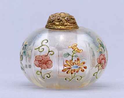 Snuff Bottles: Royal Treasures of The Qing Dynasty_6