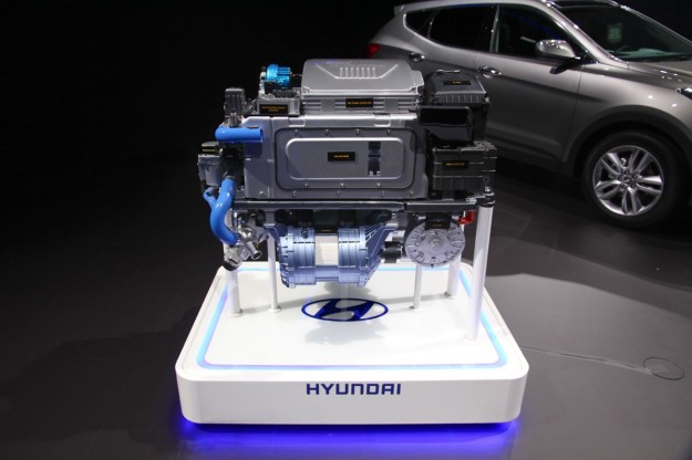 Hyundai IX35 Fuel Cell Launching in 2014 with Free Hydrogen Fuel