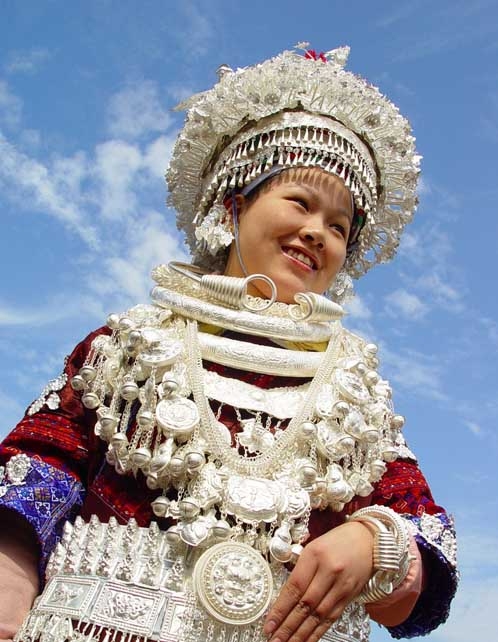 Top 10 Miao Dresses and Adornments_1
