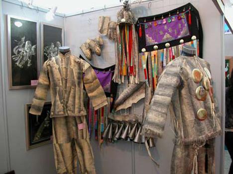 The Fish Skin Costumes of The Hoche People