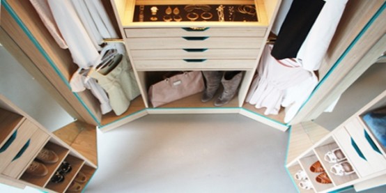 Smart Walk-in-Closet as a Mini-Fitting Room_6