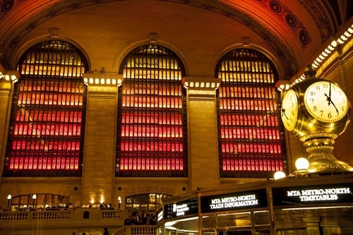 Toshiba Lights up Grand Central Terminal for The Holidays_2