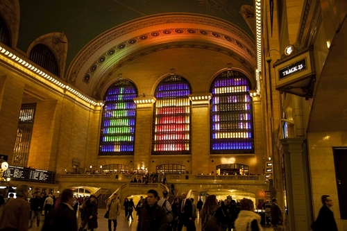 Toshiba Lights up Grand Central Terminal for The Holidays_3