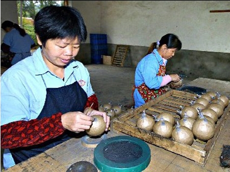 Manufacturing Techniques of Liuyang Fireworks and Firecrackers