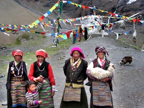 Bangdian and Kadian Weaving Craft of the Tibetan