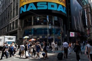 Wall Street Beat: Tech Stocks Hit 13-Year High as PC Sales Plummet