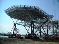 Heliport Lift Helps Offshore Oil Platform Manage Supplies_2