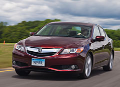 2013 Acura ILX Proves to Be a Civic in a Tuxedo