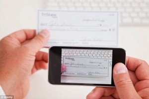 Barclays First UK Bank to Pilot Cheque Deposits Via Smartphones