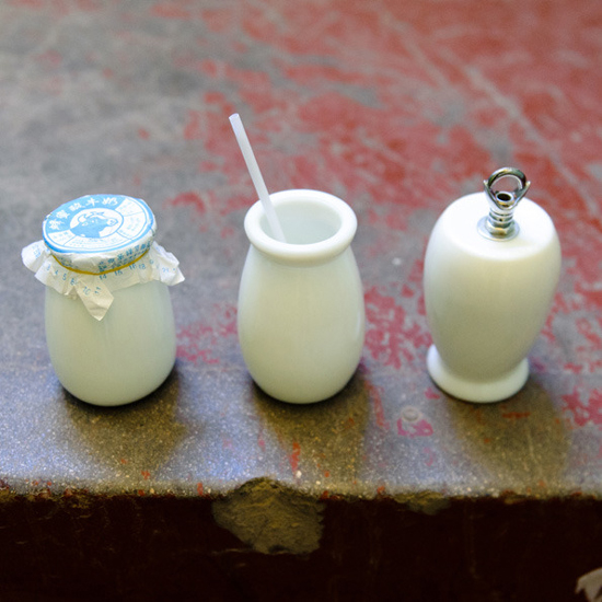 Milkywave: 1,664 Yogurt Pots + Creativity = Stunning Light Installation_2