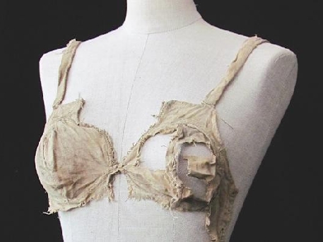 Medieval Lingerie: String Bikini 500 Years Ago
