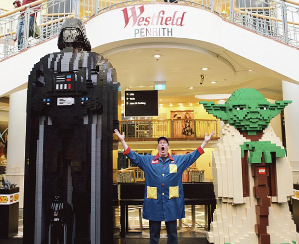 Master Builder Creates Record Breaking Darth Vader and Yoda LEGO Figures
