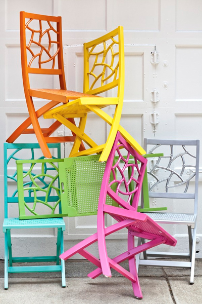 Extra Seating? No problem!–The New Age of Folding Chairs_1