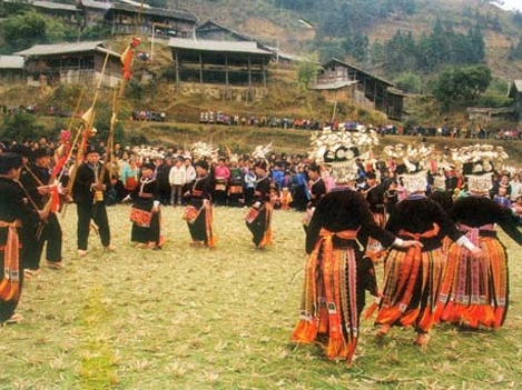 Golden Pheasant Dance of the Miao Ethnic Group