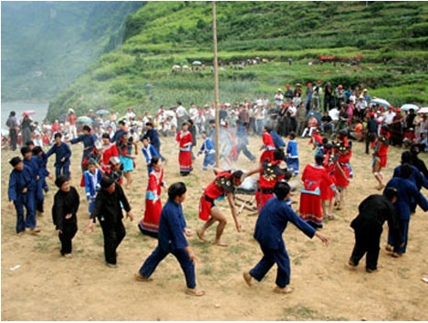 The Tujia Hand-Swinging Dance_2