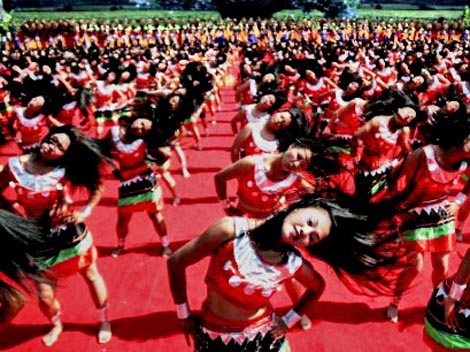 Passionate Hair Swinging Dance of the Gaoshan Ethnic Group