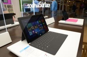 Crowds Flood New Microsoft Surface Release