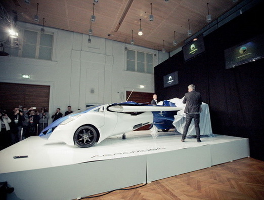 Aeromobil Poised to Turn The Flying Car Into a Reality_1