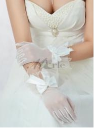 Merle Dress Introduces New Wedding Gloves in Peak Period
