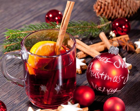 Six Hot Mixing Drinks to Make Christmas Wonderful
