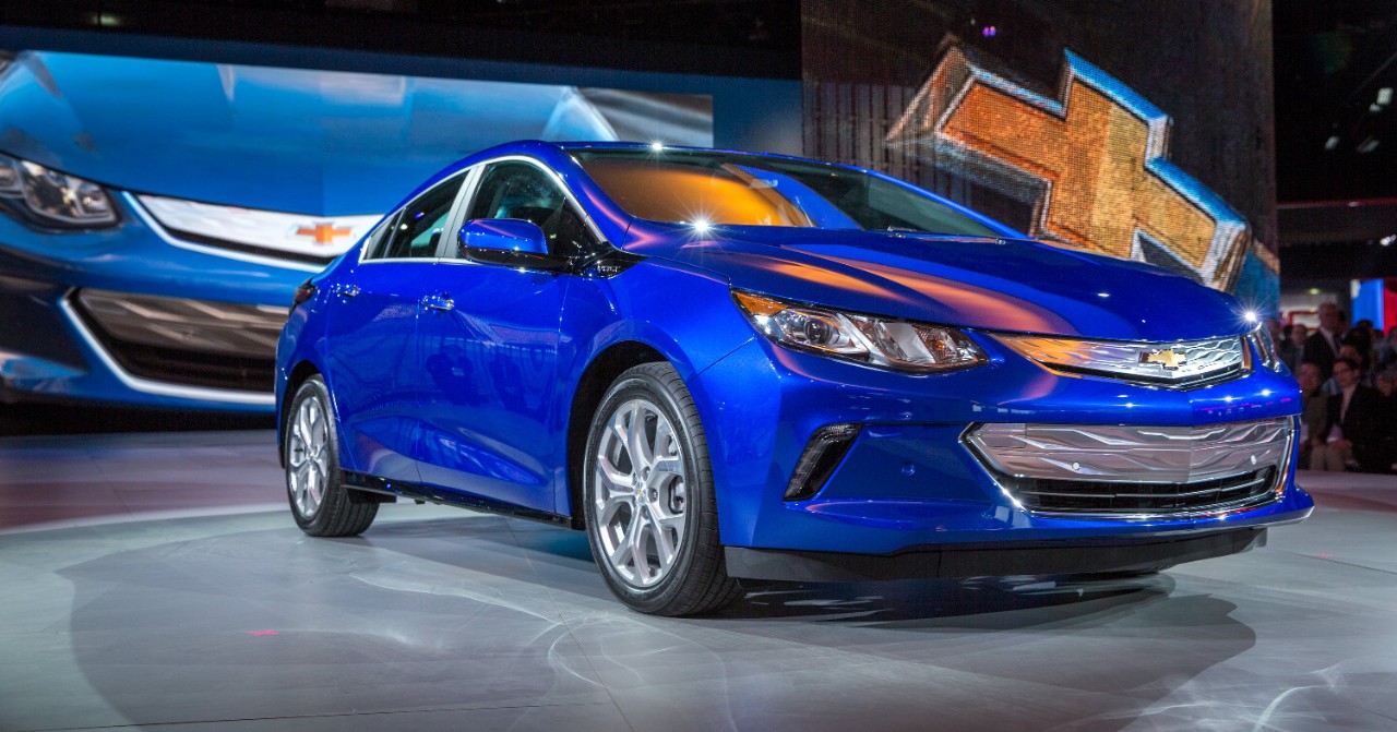 Chevrolet Unveils 2016 Volt Electric Car
