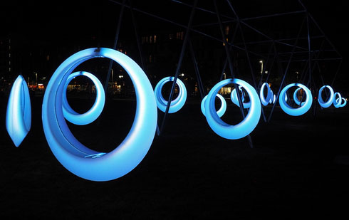 Lying on The LED Lights, Swing Time Makes You a Romantic Night Time_2