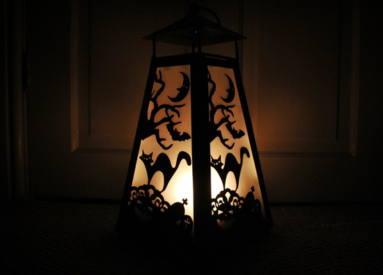 Come In, Sit for A Spell & Enjoy The Halloween Lighting_4