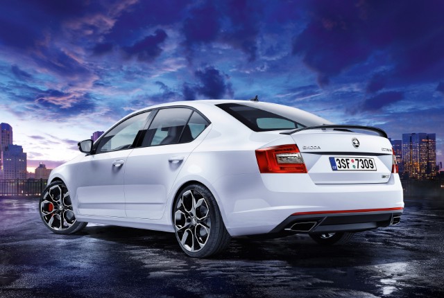 Skoda Superb Launched with MQB Technology