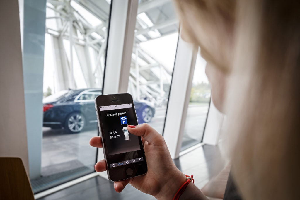 Daimler and Bosch Team up for Automated Parking
