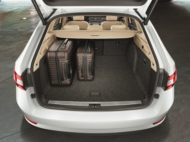 Skoda to Launch Superb Estate with Big Trunk