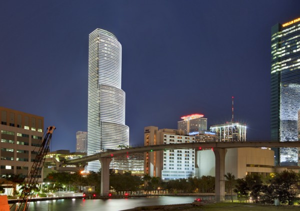 Philips and Jones Lang Lasalle Support for Miami Tower Led Exterior Lighting Project