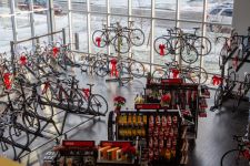 NY Shop Remodels as Specialized Elite Store