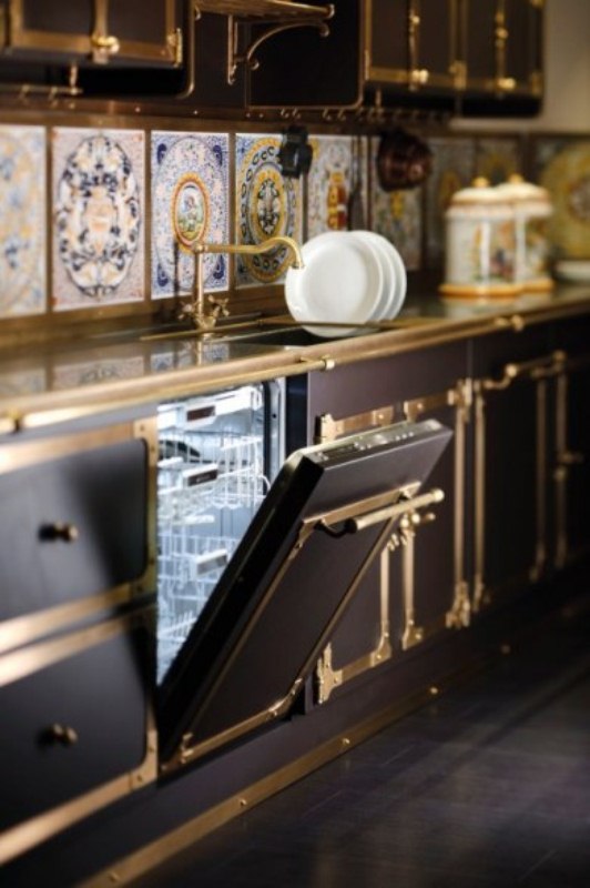 Luxurious Vintage Style Kitchen in Coffee and Gold Colors by Restart Cucine_3