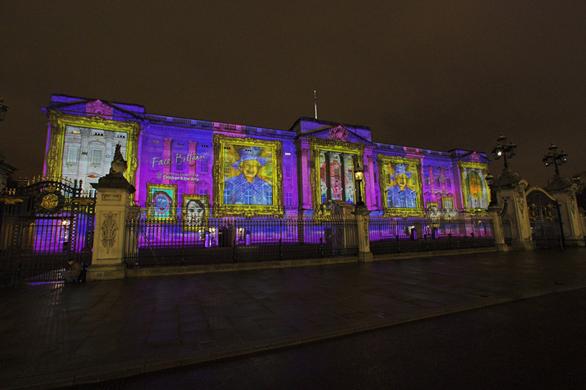 Buckingham Palace Projection Achieves World Record