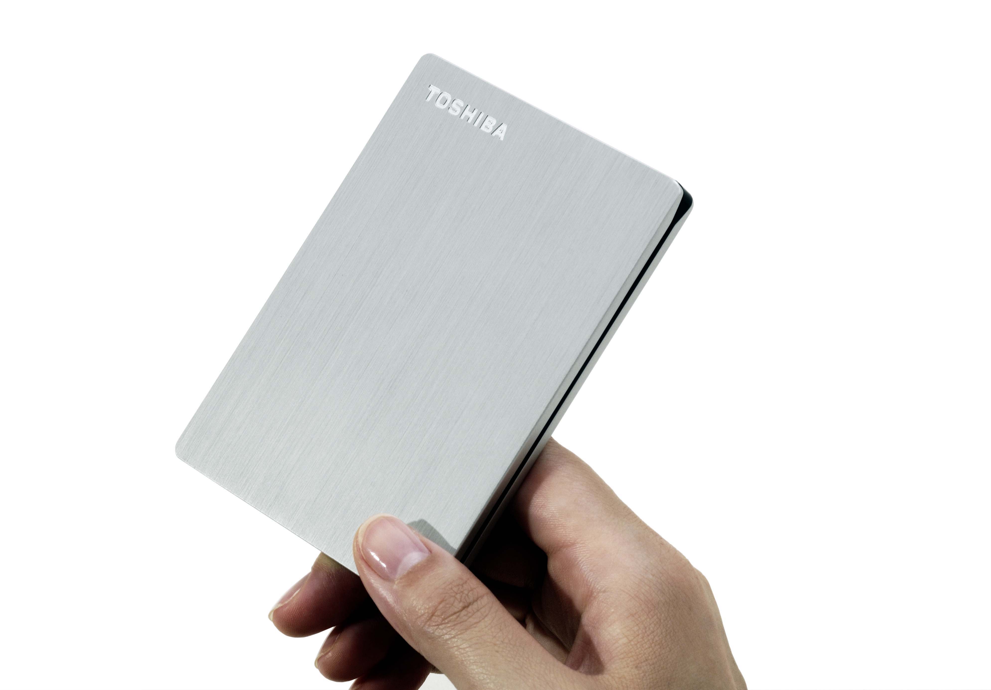 Toshiba New External Drive: How Small Can It Go?_1