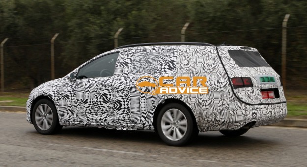 2014 Volkswagen Golf Wagon: First Look at Larger Mk7 Load-Lugger_2