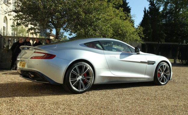 Italian Firm Agrees to Buy Aston Martin Stake_1