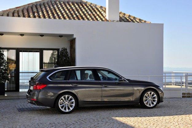 2013 BMW 320d Touring Review_1