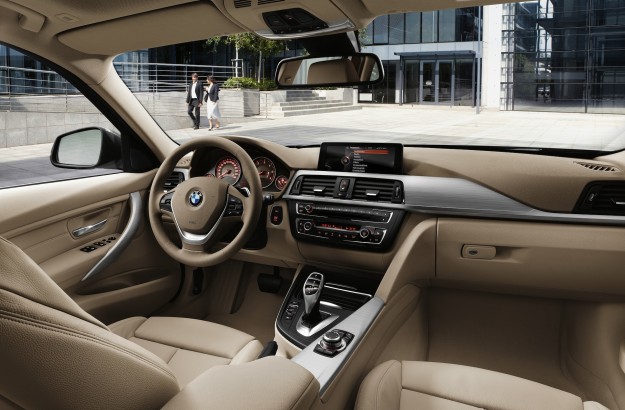 2013 BMW 320d Touring Review_9