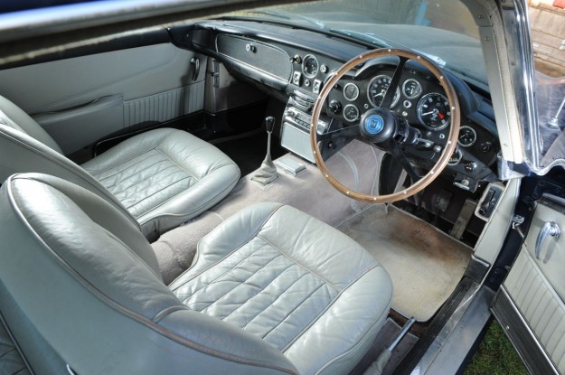 Aston Martin DB5: Barn-Find Lost for 30 Years May Sell for $300, 000_2