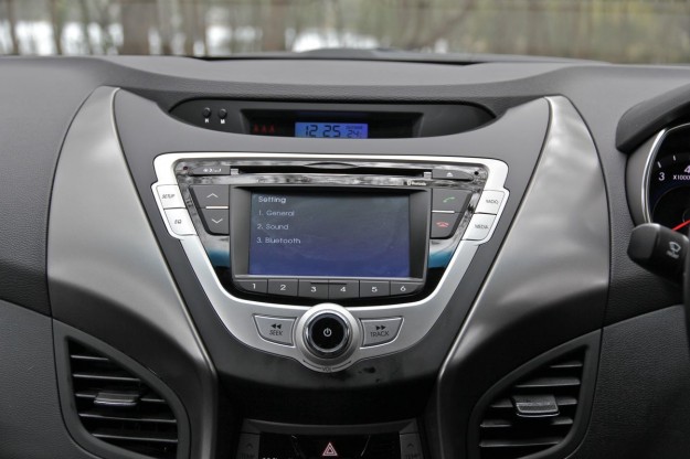 2013 Hyundai Elantra Review_4