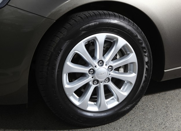 Ford Falcon Tyre Recall: Sizing Error Affects 372 Cars_1