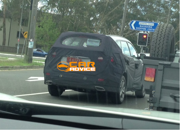 Hyundai Azera, Santa Fe LWB Spied Testing in Australia_1